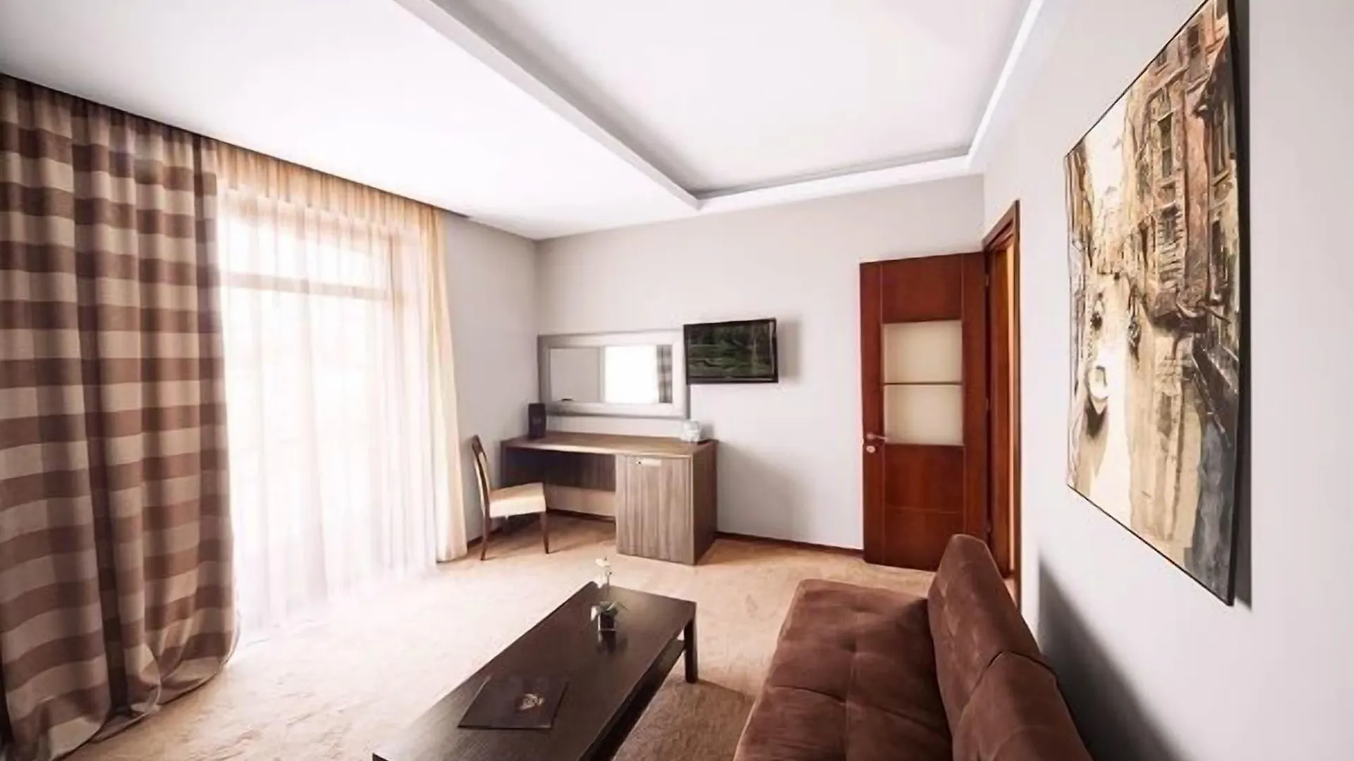 Cruise Hotel Tbilisi 4*,