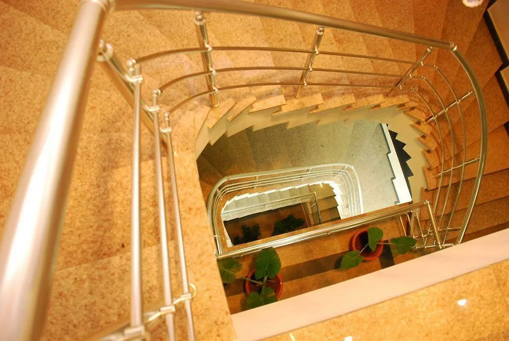 Cruise Hotel 트빌리시 조지아
